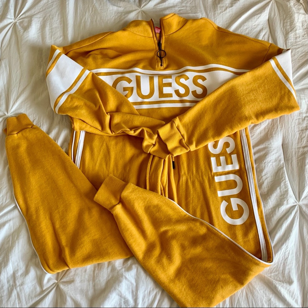 GUESS jogger set